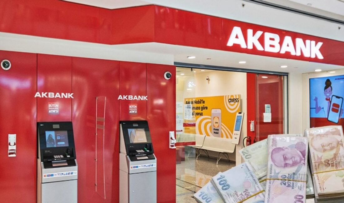Ekim ayı için özel kampanya başlatan Akbank'ta müşteriler, market, manav,