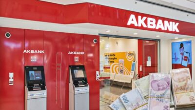 Ekim ayı için özel kampanya başlatan Akbank'ta müşteriler, market, manav,